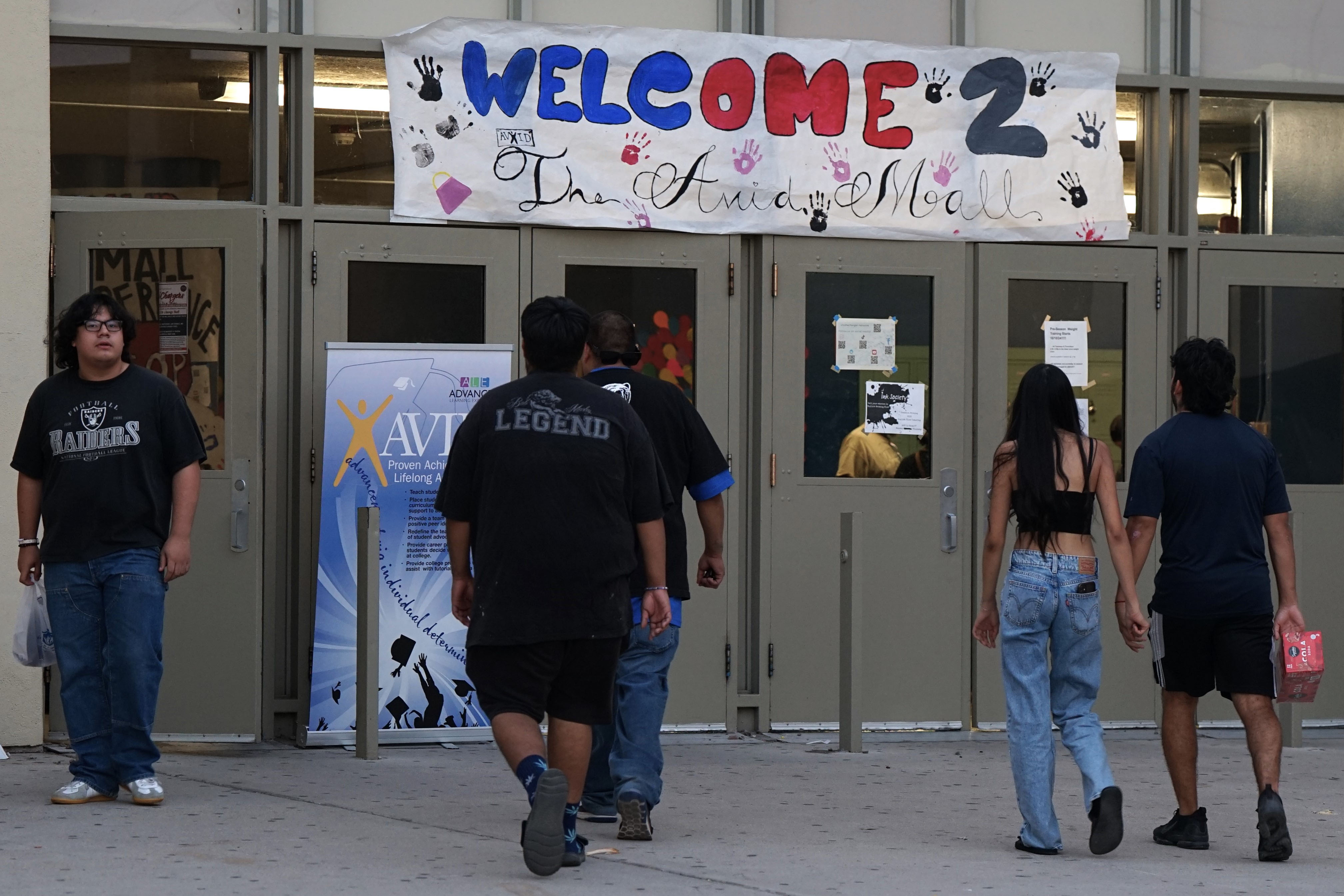 Students walk into Cholla for AVID Night